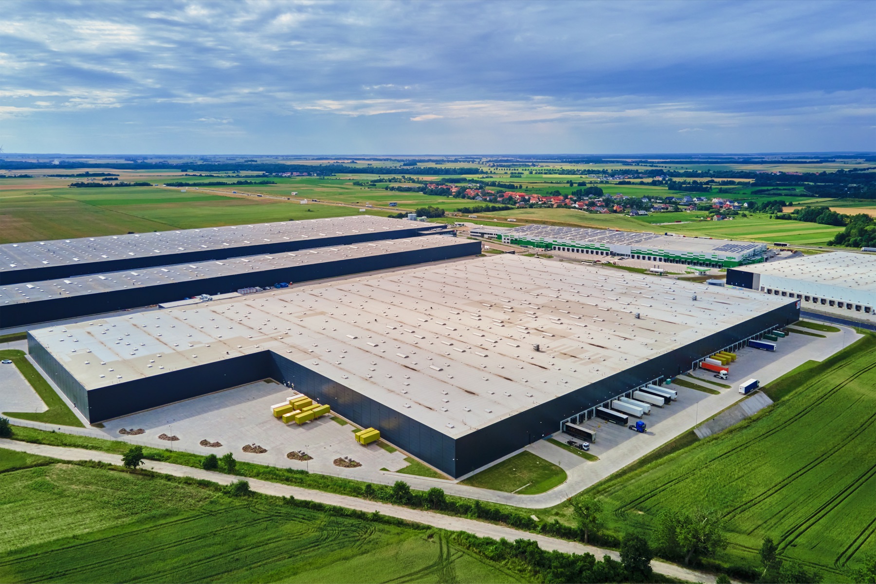 Modern logistiek centrum in Polen vanuit de lucht